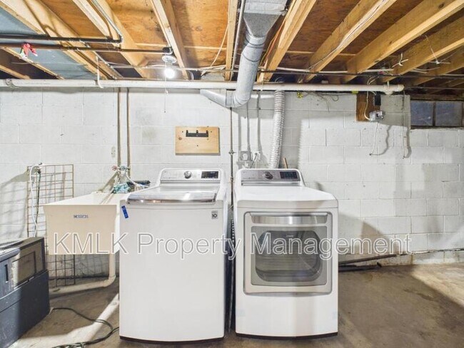 Building Photo - 5743 Brookwood Dr