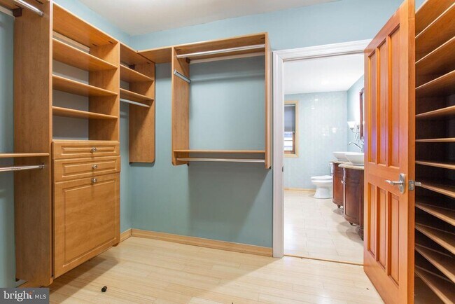 Building Photo - 4436 Sansom St