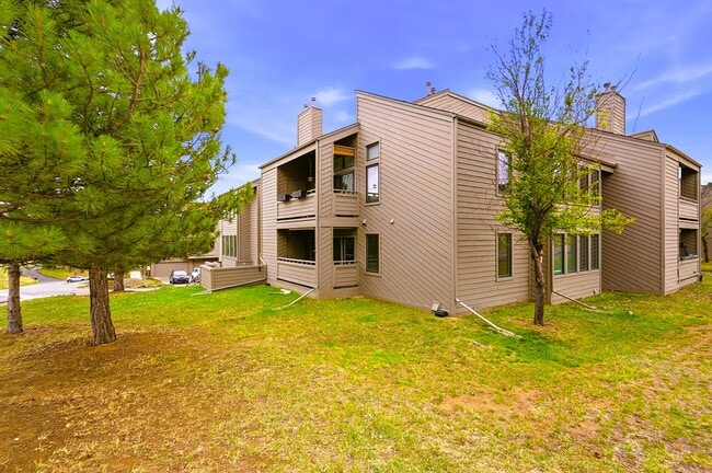 Building Photo - 23712 Pondview Pl