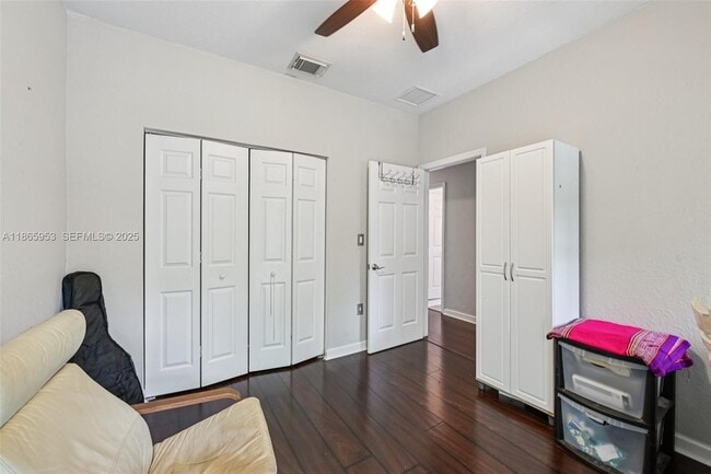 Building Photo - 3228 SE 3rd Dr