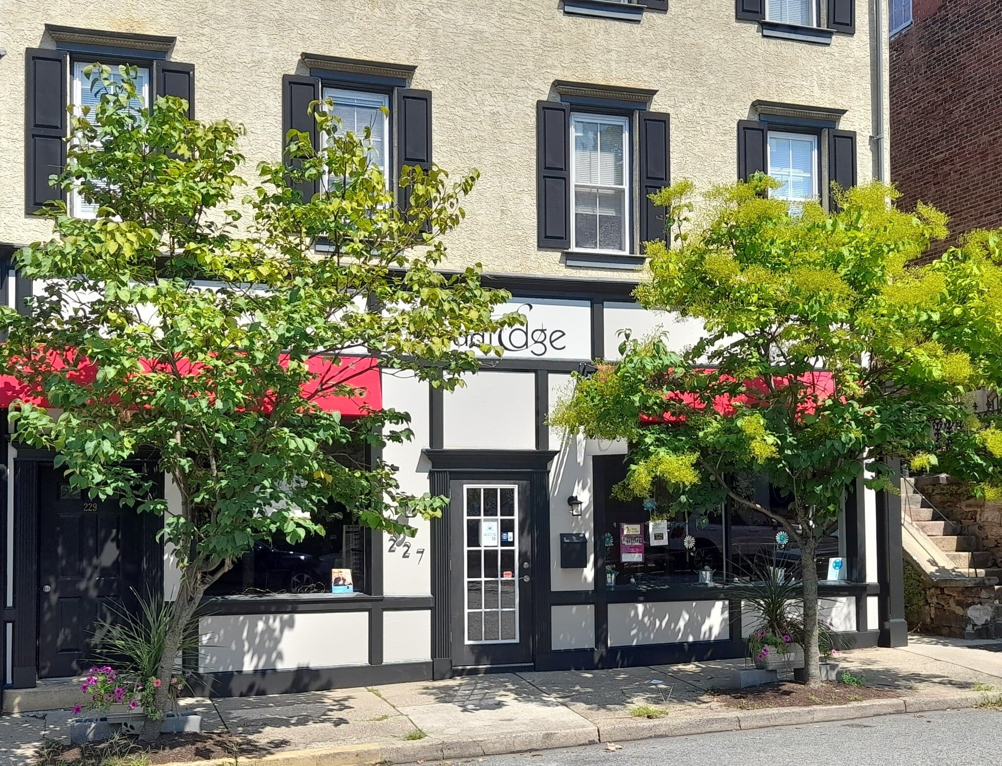 Building Photo - 229 Church St