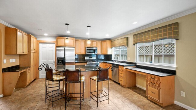 Building Photo - 22 Greengate Ct