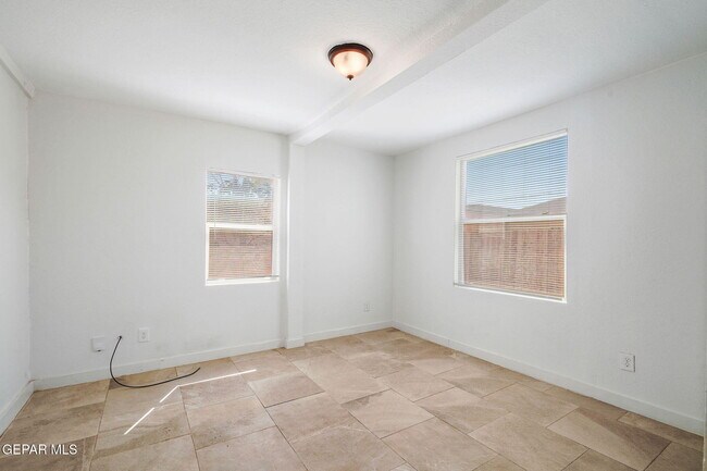 Building Photo - 3204 Memphis Ave