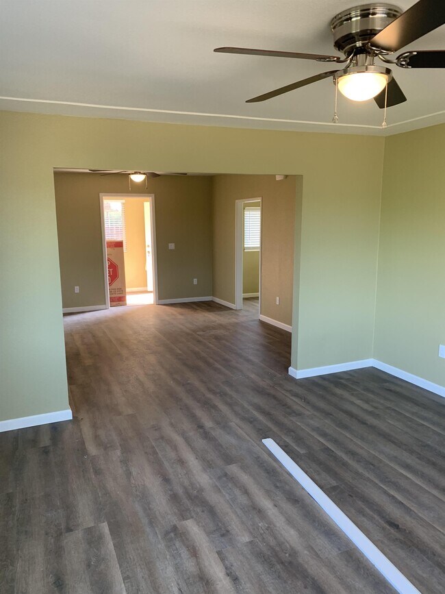 Building Photo - 7237 Yosemite Blvd