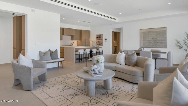 Building Photo - 6587 N Palmeraie Blvd