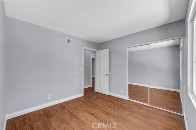 Building Photo - 5071 Doanoke Ave