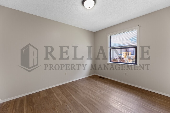 Building Photo - 306 S Twin Pines Ave