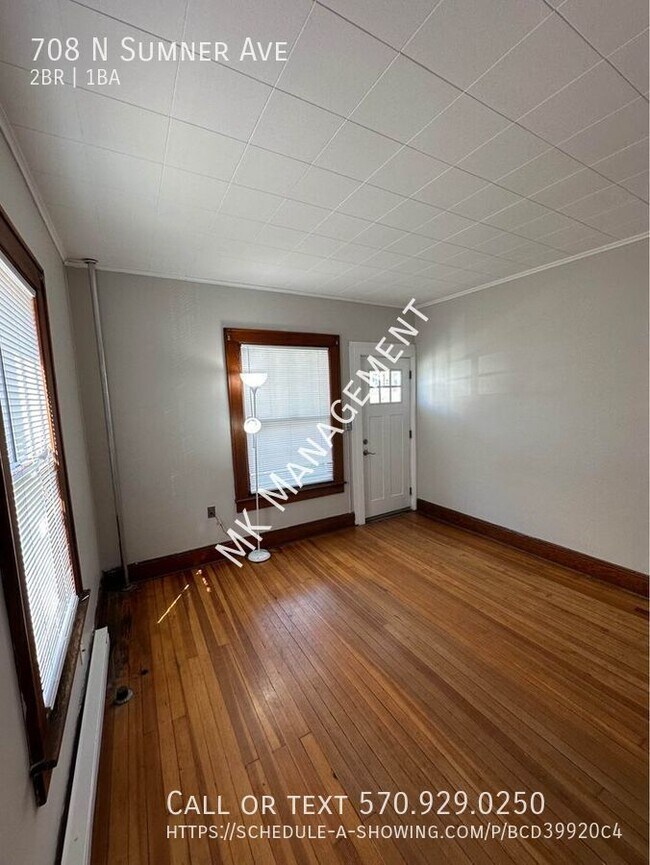 Building Photo - 2 bed /  bath