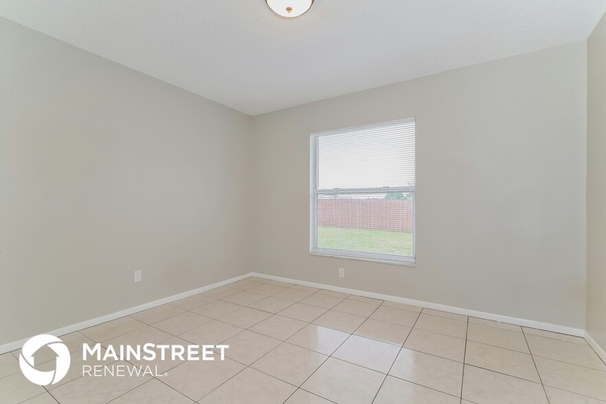 Building Photo - 7765 Hyacinth Dr