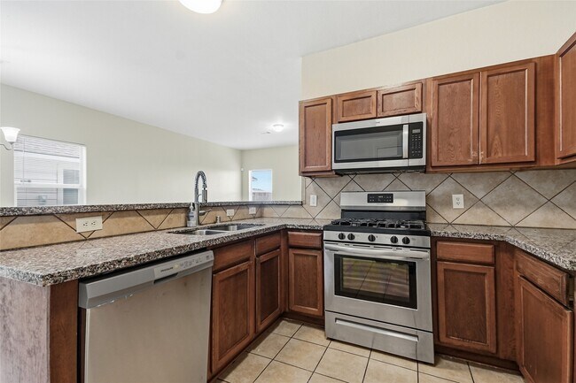 Building Photo - 14511 Long Meadow Dr