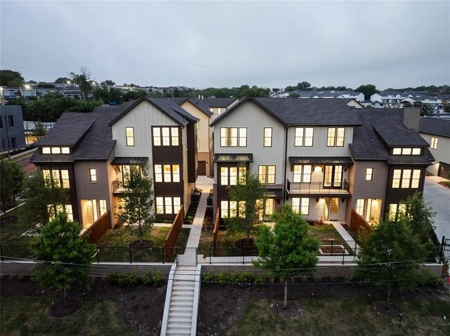 Building Photo - 2209 Woodland Ave