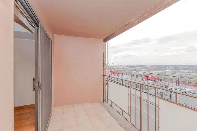 Building Photo - North Bergen