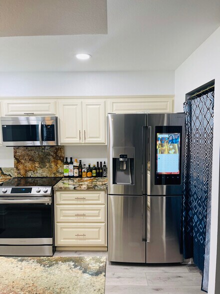 Building Photo - 27227 Sun City Blvd