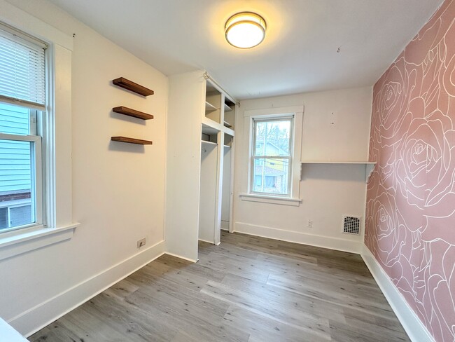 Building Photo - 2805 Louisiana Ave