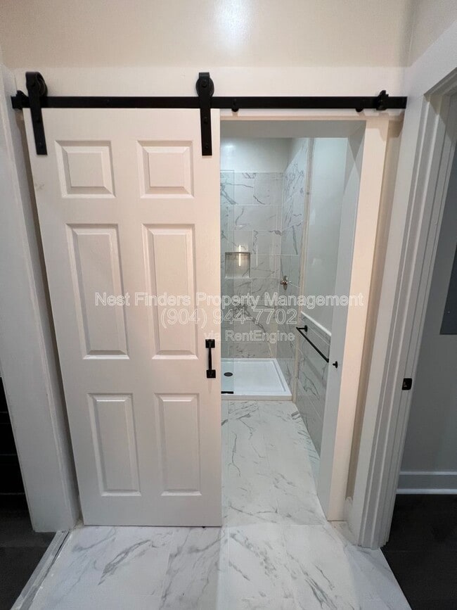 Building Photo - 1541 Riverside Ave