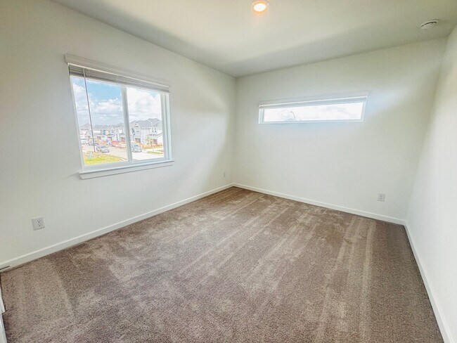 Building Photo - 9714 Periwinkle Chase Dr