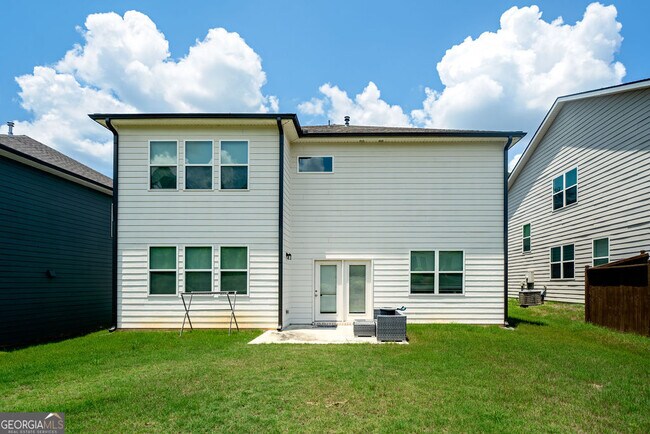 Building Photo - 123 Vivian Ln