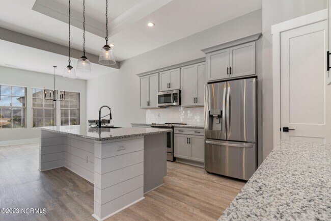 Building Photo - 2108 Stonecrest Dr NW