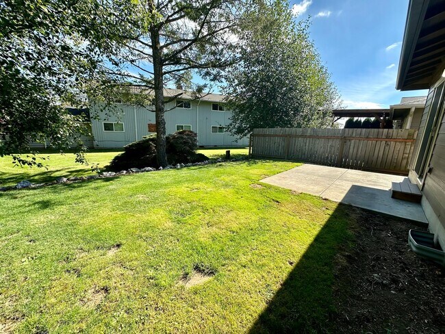 Building Photo - 5831 Pioneer Ridge Pl