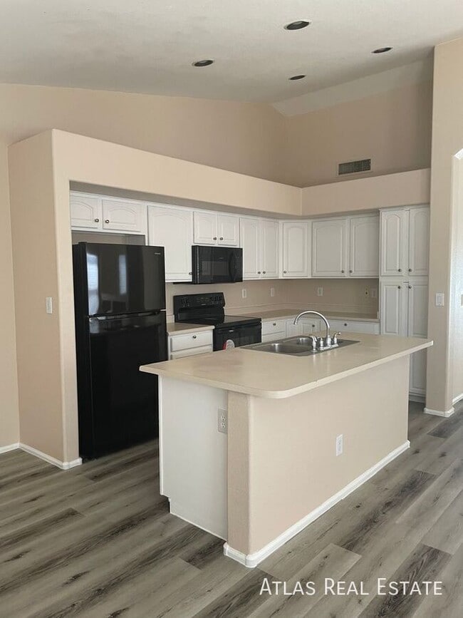 Building Photo - 5366 N Ormondo Way