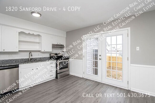 Building Photo - 1820 Sanford Dr