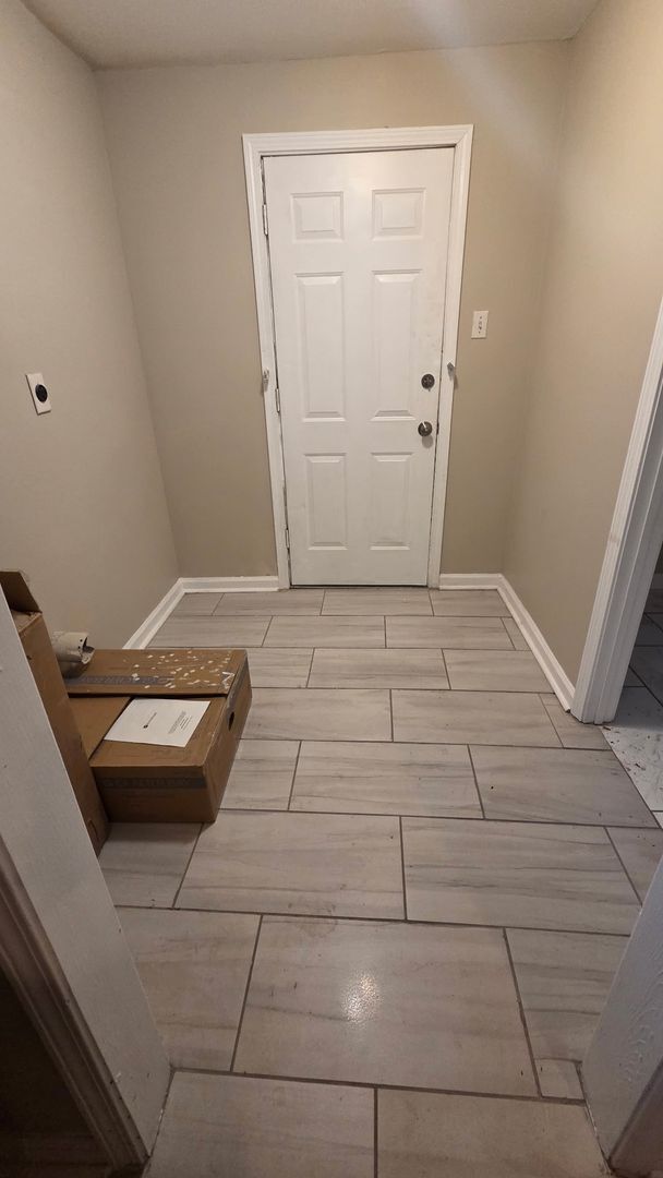 Building Photo - 2 Bedroom 1 Bath Multi Family Home