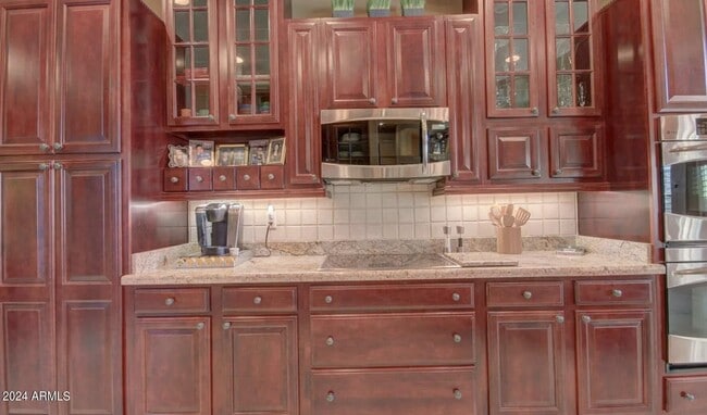 Building Photo - 1223 E Moss St