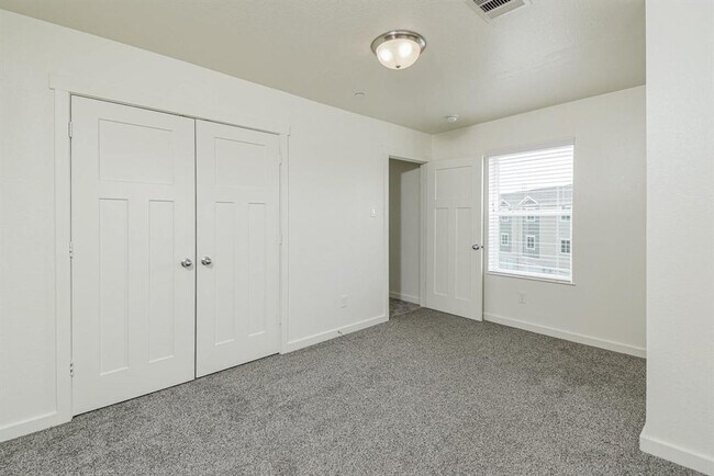 Building Photo - 21155 Gosling Rd