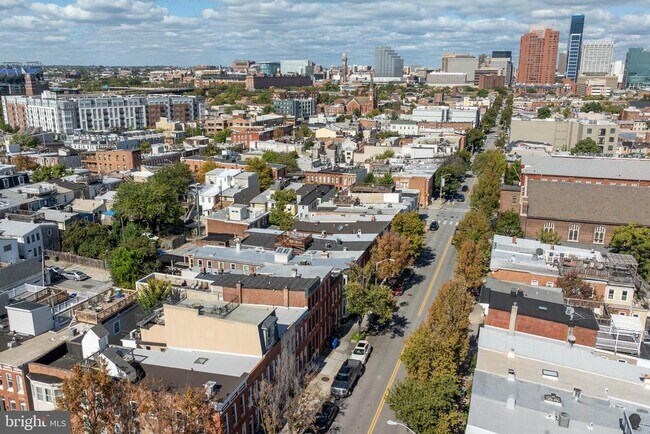 Building Photo - 1330 S Charles St