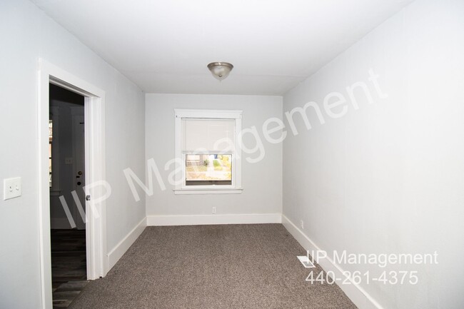 Building Photo - UPDATED 1 BEDROOM UNIT IN THE HEART OF TRE...