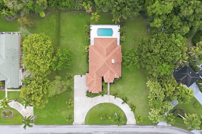 Building Photo - 8717 Estate Dr