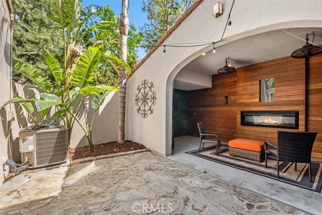 Building Photo - 112 Chantilly