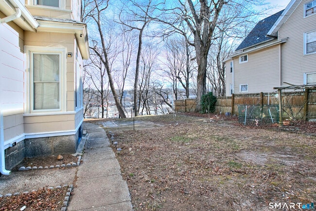 Building Photo - 56 Franklin St