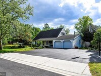 Building Photo - 3306 Moreland Pl