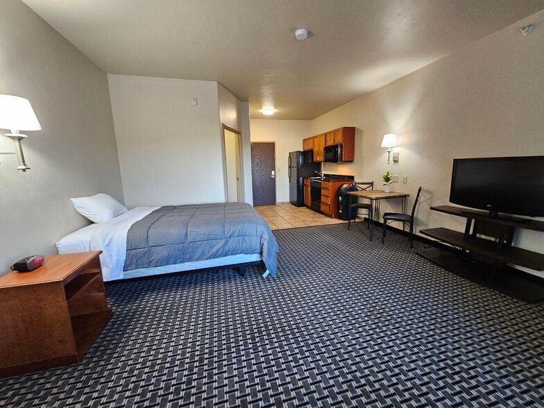 Building Photo - Legend Apartments