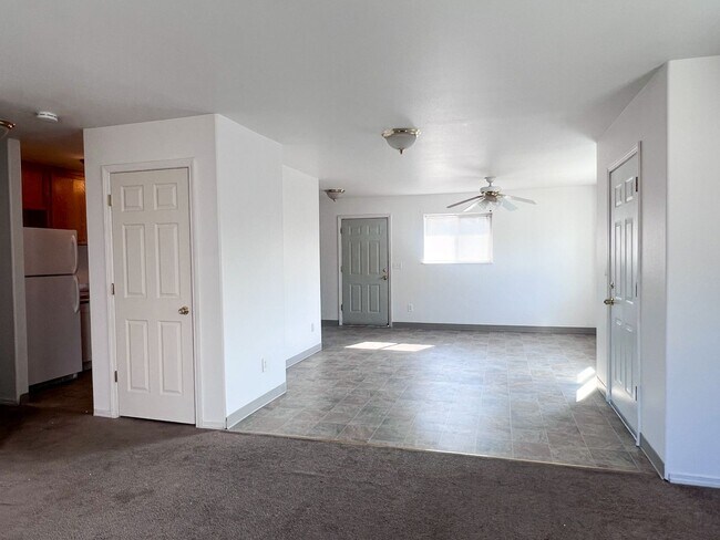 Building Photo - OWN190