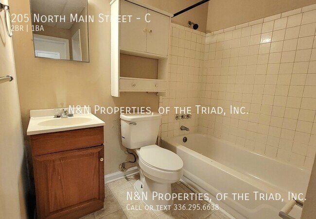 Building Photo - 2 Bedroom 1 Bath Apartment in King NC-  Do...