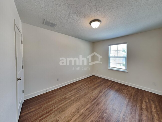 Building Photo - 8505 Highfield Ave