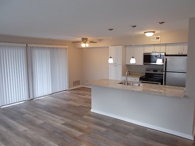 Building Photo - 28140 Detroit Rd