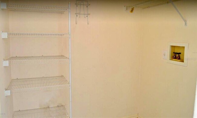 Building Photo - 22 Teak Ct