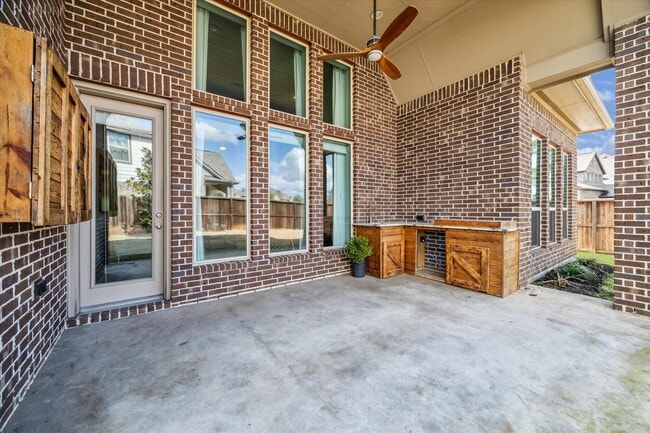 Building Photo - 16503 Whiteoak Canyon Dr