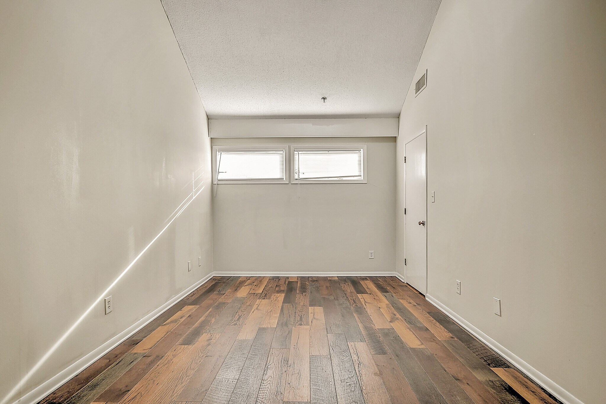 Building Photo - 109 Beechnut St