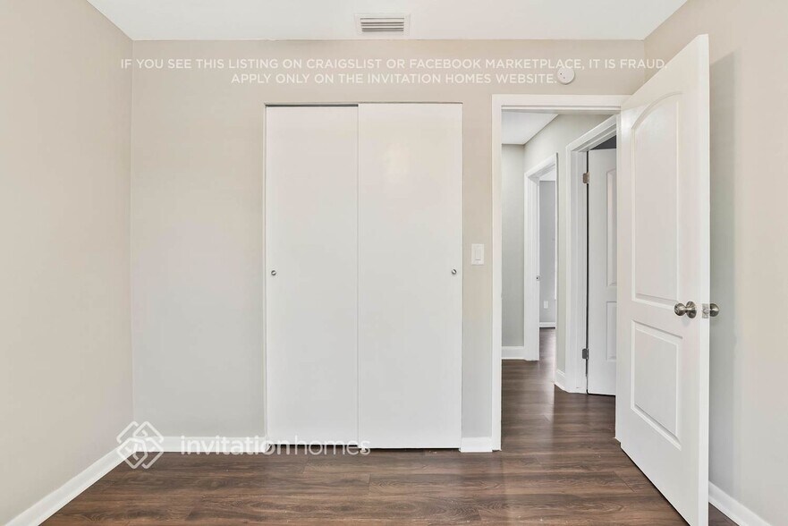 Building Photo - 1088 E Page Dr