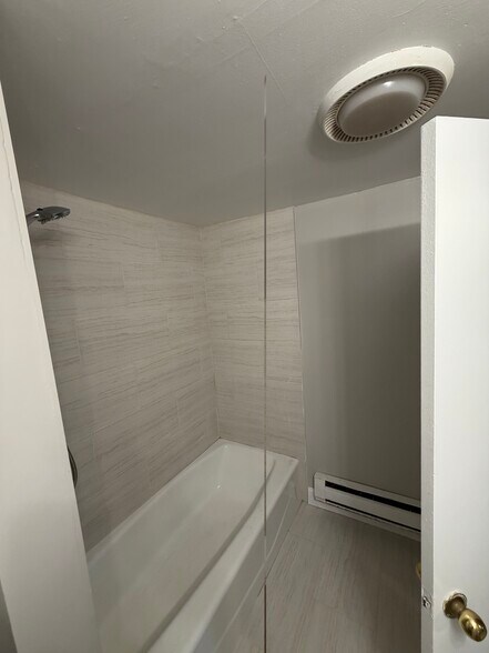 Building Photo - 117 Wrentham St