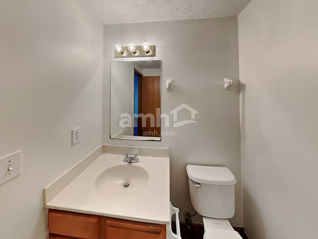 Building Photo - 2180 Maribeth Pl