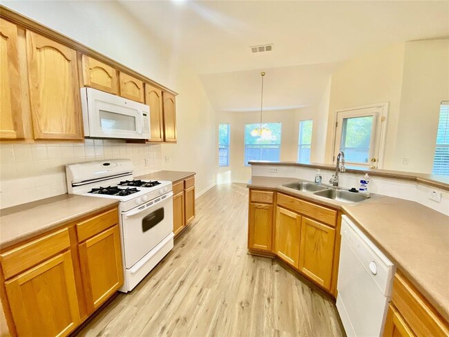 Building Photo - 196 Unity