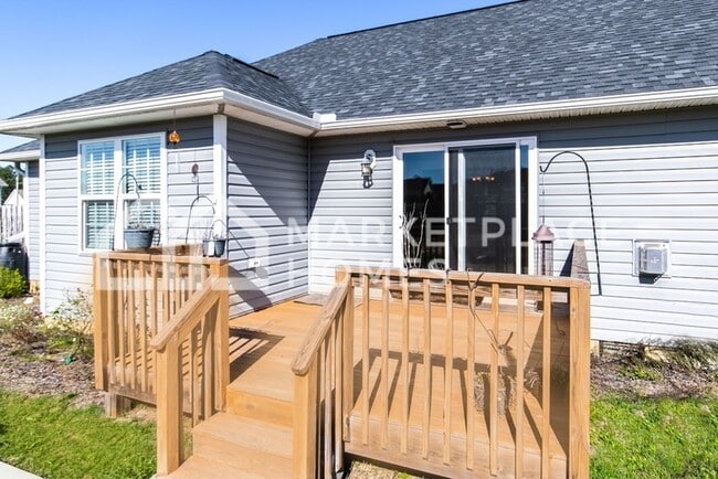 Building Photo - 510 Tyner Ave