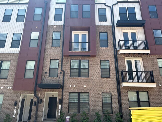 Building Photo - 1235 Shaw View Aly