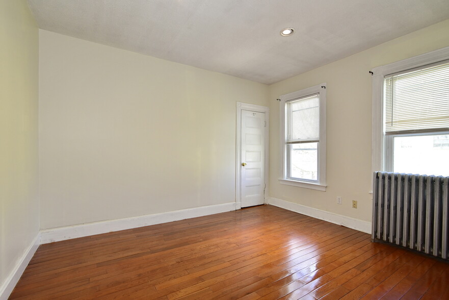 Building Photo - 63 Stanton St
