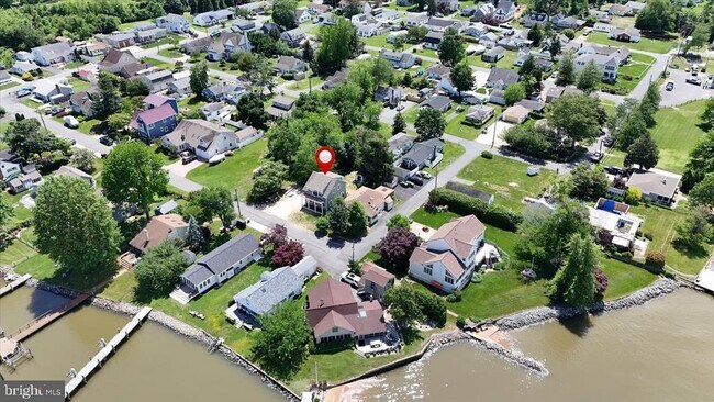 Building Photo - 31 Riverview Ave